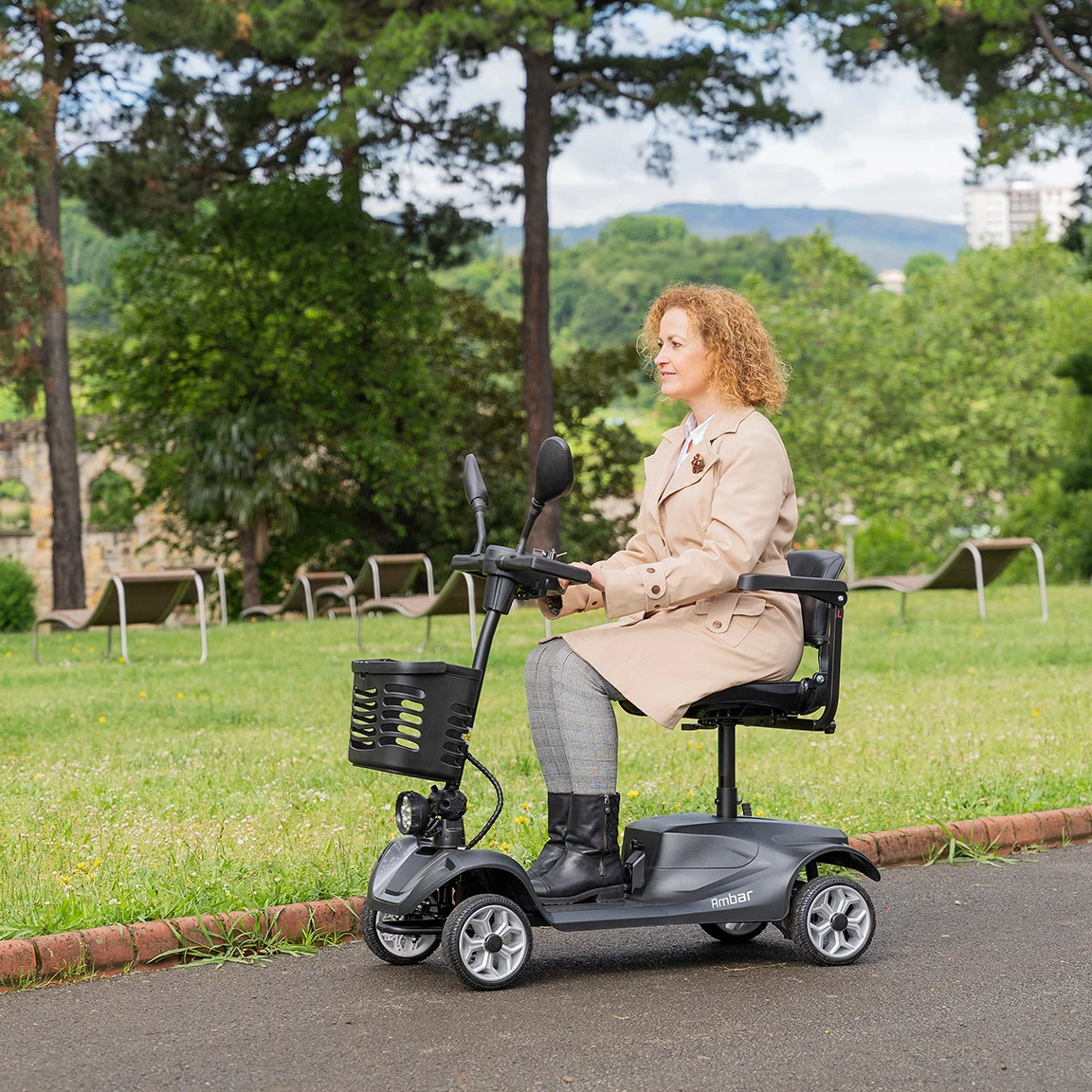 Scooter eléctrica Wellell Ambar compacta con asiento giratorio y motor de 350 W - Imagen 4
